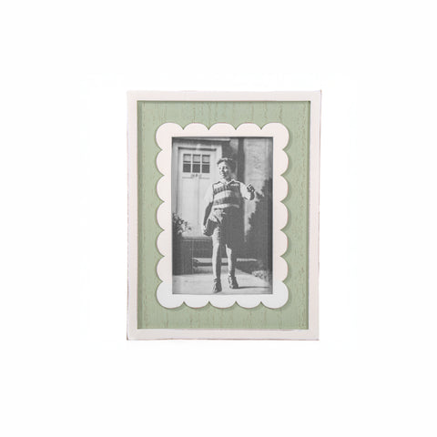Scalloped Photo Frame - Various Colours