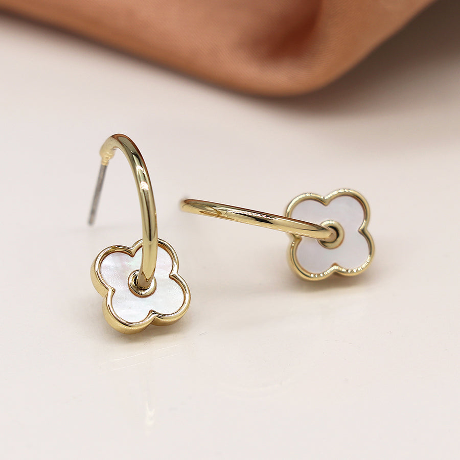 Golden C-hoop Quatrefoil Earrings