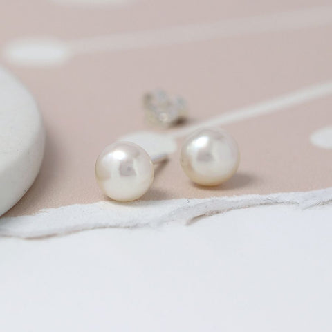 Small Freshwater Pearl Studs
