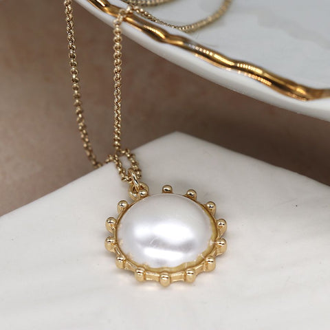 Round Pearl Necklace With Gold Beaded Edge